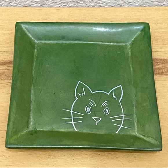 Green Cat Hand-carved Soapstone 4”X4” Square Trinket Dish - Picture 2 of 8
